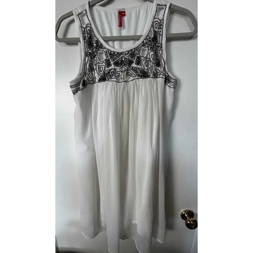 VNL Styleline Med chifon with bead lace and cutouts tunic styling sleeveless